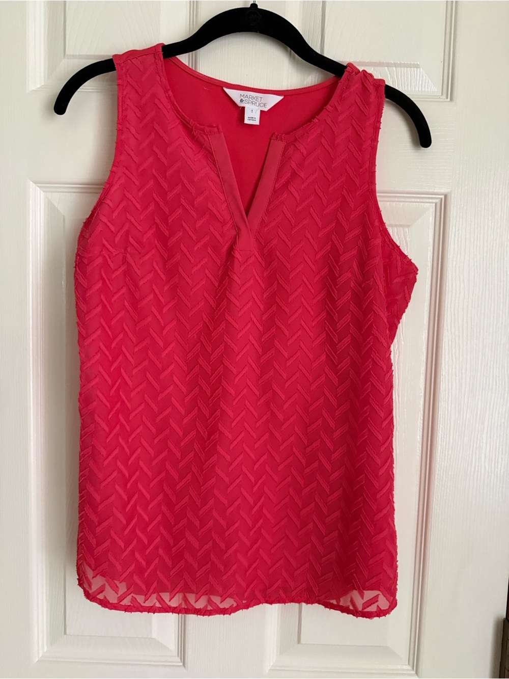 Market & Spruce V-Neck Sleeveless Textured Top